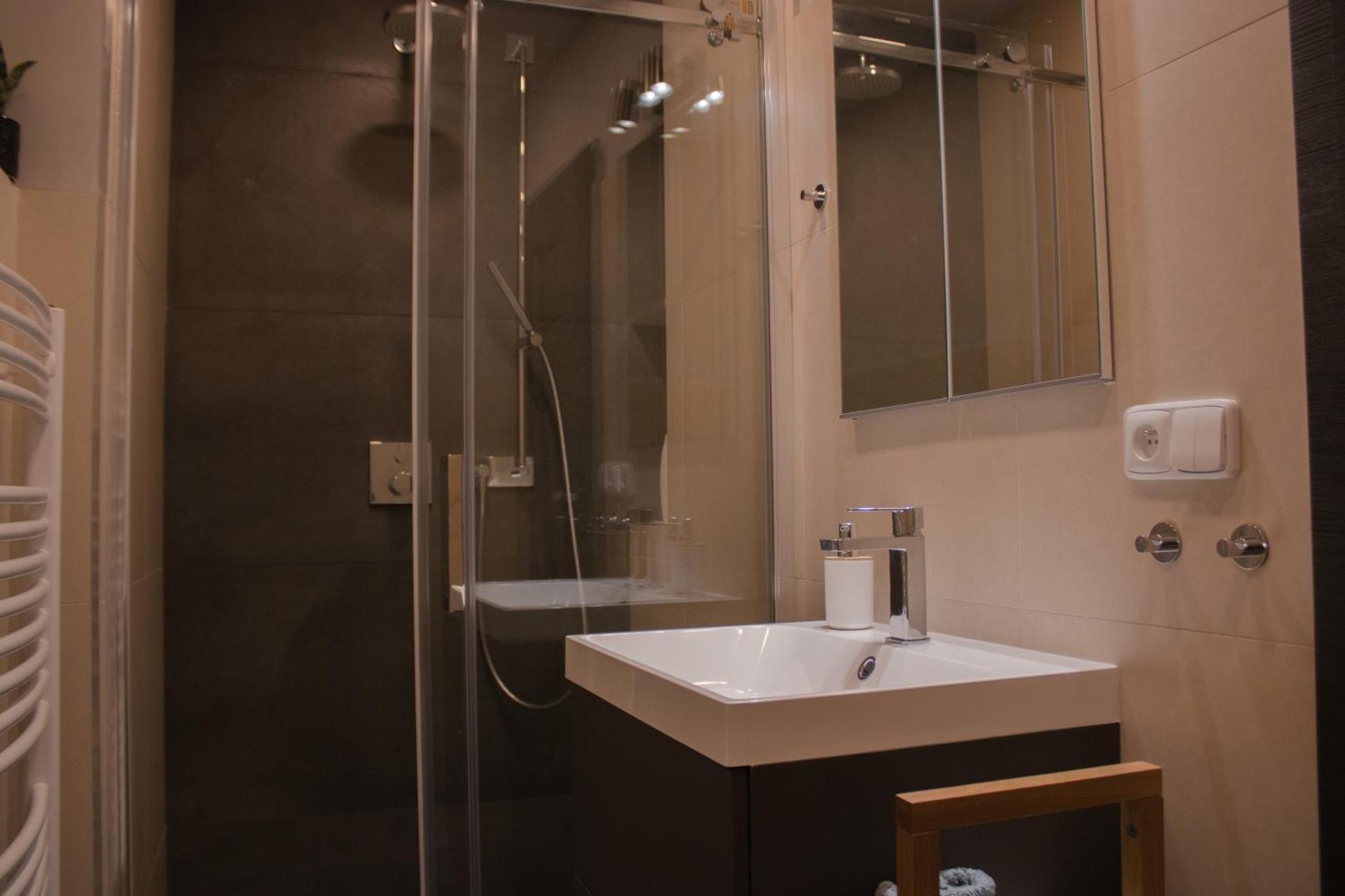Apartman U Lesa Nove Jirny Ngoại thất bức ảnh